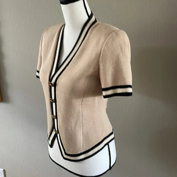 St. John Beige Short Sleeve Sweater luxury - Picture 14 of 16